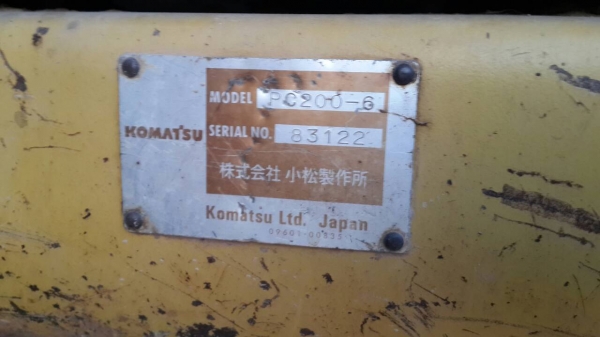 ขายด่วน แม็คโคร KOMATSU PC200-6สภาพพร้อมใช้งาน เครื่องเดิมปั้มเดิม โซ่ช่วงล่างพร้อมใช้งาน เอวแน่น เอกสารเล่มทะเบียน ไฟฟ้าตัดครับ