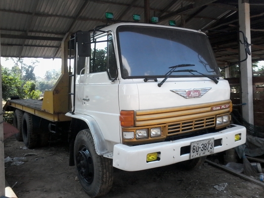 ขายสิบล้อ HINO FL177 เพลาเดียวขึ้นสองร้อยได้ครับ เครื่องดีคัชชีสวย ยางพร้อมใช้งาน10เส้น แอร์เย็น ภายในสวย เอกสารเล่มทะเบียนครับ