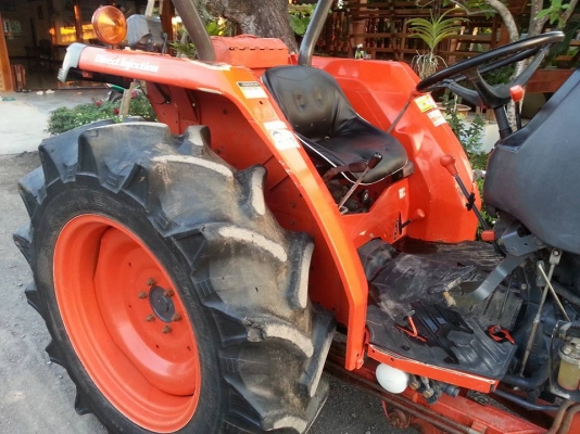 คูโบต้า L4508 ดีไอ 2 เพลาพร้อมใบมีดดันหน้าตราช้าง เล่มทะเบียนพร้อม