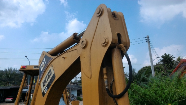 ขายรถตักหน้าหลังขุด CAT 428 B ขายรถตักหน้าหลังขุด CAT 428 B