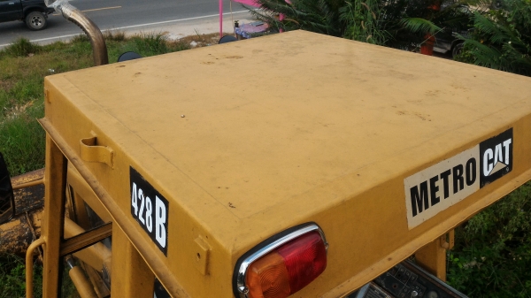 ขายรถตักหน้าหลังขุด CAT 428 B ขายรถตักหน้าหลังขุด CAT 428 B