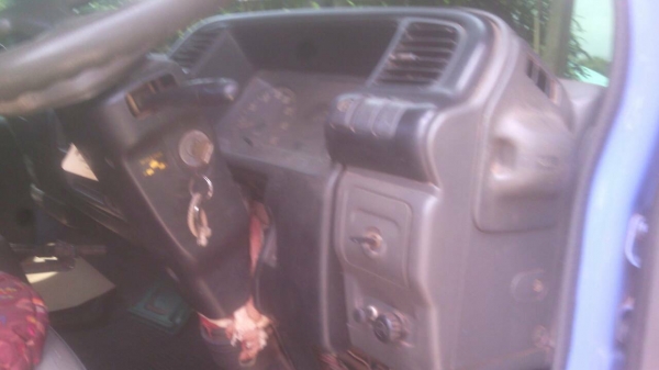 รถอีซูซู 6 ล้อดั้ม NPR 130 แรงม้า. ปี 48.   สนใจติดต่อ  081 - 6079515