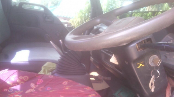 รถอีซูซู 6 ล้อดั้ม NPR 130 แรงม้า. ปี 48.   สนใจติดต่อ  081 - 6079515