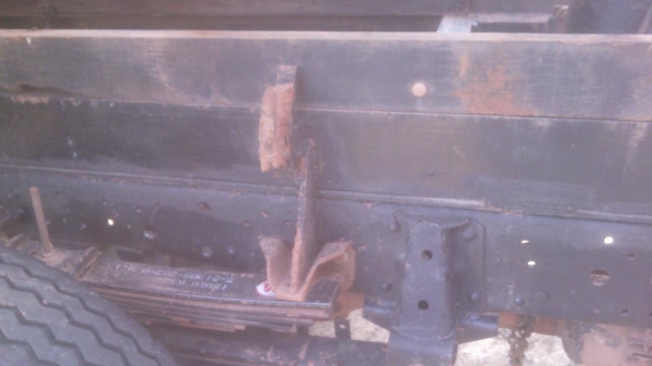 รถอีซูซู 6 ล้อดั้ม NPR 130 แรงม้า. ปี 48.   สนใจติดต่อ  081 - 6079515