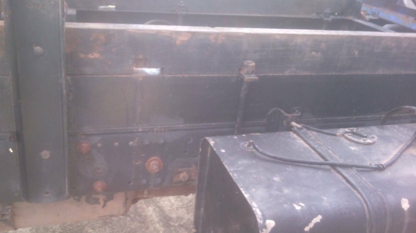 รถอีซูซู 6 ล้อดั้ม NPR 130 แรงม้า. ปี 48.   สนใจติดต่อ  081 - 6079515