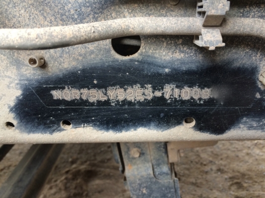 รถอีซูซุ 6 ล้อดั้ม NQR 175 แรงม้า. ปี 52  ( รถวิ่ง 25x,xxx กม. )     สนใจติดต่อ  081 - 6079515