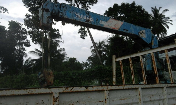 รถฮีโน่ 6 ล้อ KR320 - 168 แรงม้า. ( ติดเครน  3 ตัน. )   สนใจติดต่อ  081 - 6079515