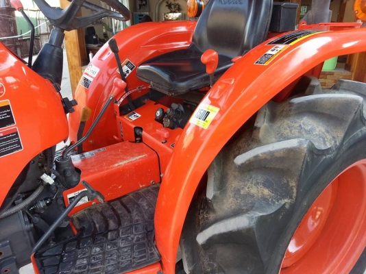 คูโบต้า L3608 4 WD ตัวเปล่า ทำงาน 311 ชั่วโมง...เล่มทะเบียนพร้อม