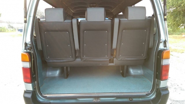 รถตู้โตโยต้า HIACE