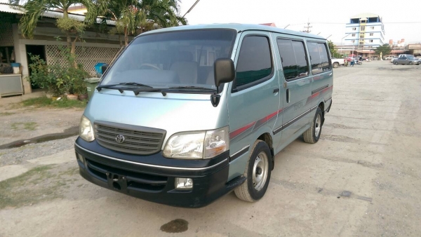 รถตู้โตโยต้า HIACE