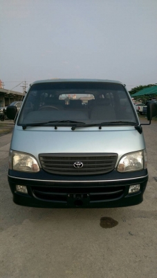 รถตู้โตโยต้า HIACE