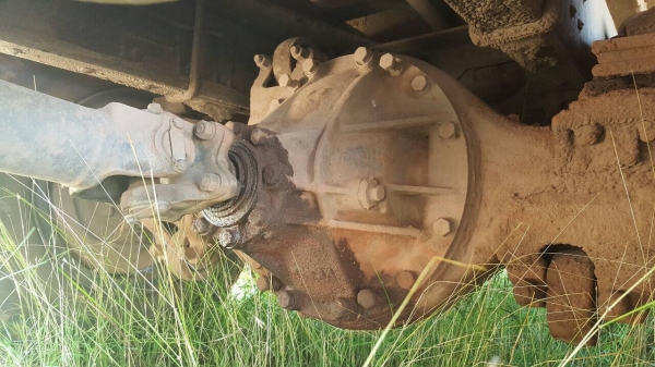 ขาย 10 ล้อ เพลาเดียว ISUZU ROCKY เครื่อง 6BG1 175 แรงม้าฝาส้ม คัสซีสวย พวงมาลัยพาวเวอร์ เบรคลมดัน ทะเบียนพร้อมโอนครับ