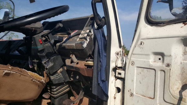 ขาย 10 ล้อ เพลาเดียว ISUZU ROCKY เครื่อง 6BG1 175 แรงม้าฝาส้ม คัสซีสวย พวงมาลัยพาวเวอร์ เบรคลมดัน ทะเบียนพร้อมโอนครับ