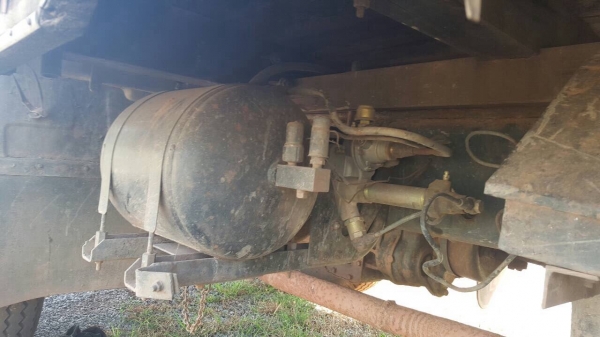 ขาย 10 ล้อ เพลาเดียว ISUZU ROCKY เครื่อง 6BG1 175 แรงม้าฝาส้ม คัสซีสวย พวงมาลัยพาวเวอร์ เบรคลมดัน ทะเบียนพร้อมโอนครับ