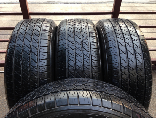 ยาง Michelin 265 65 17 ปี12 ดอกเต็ม พร้อมใช้งาน ราคาไม่แพง