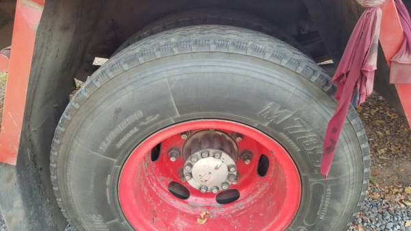 ขาย 6 ล้อ ROCKY พื้นเรียบ ยาว 6.50 เมตร เครื่อง 6BD1 165 แรงม้า คัสซีสวยตลอดเส้น เบรคทิฟฟี่ ยางเรเดียลเต็ม แอร์เย็น พาวเวอร์ ทะเบียนพร้อมโอนครับ ขาย 6 ล้อ ROCKY พื้นเรียบ ยาว 6.50 เมตร เครื่อง 6BD1 165 แรงม้า คัสซีสวยตลอดเส้น เบรคทิฟฟี่ ยางเรเดียลเต็ม แอร์เย็น พาวเวอร์ ทะเบียนพร้อมโอนครับ