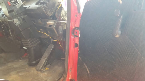 ขาย 6 ล้อ ROCKY พื้นเรียบ ยาว 6.50 เมตร เครื่อง 6BD1 165 แรงม้า คัสซีสวยตลอดเส้น เบรคทิฟฟี่ ยางเรเดียลเต็ม แอร์เย็น พาวเวอร์ ทะเบียนพร้อมโอนครับ ขาย 6 ล้อ ROCKY พื้นเรียบ ยาว 6.50 เมตร เครื่อง 6BD1 165 แรงม้า คัสซีสวยตลอดเส้น เบรคทิฟฟี่ ยางเรเดียลเต็ม แอร์เย็น พาวเวอร์ ทะเบียนพร้อมโอนครับ