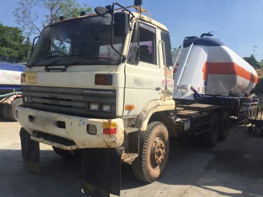 รถนิสสัน 10 ล้อ UD หัวลาก 290 แรงม้า.  ( มีขาย 3 คัน. )  ,  ( รถน้ำมัน 2 คัน. , รถติดแก๊ส 1 คัน. )    สนใจติดต่อ  081 - 6079515