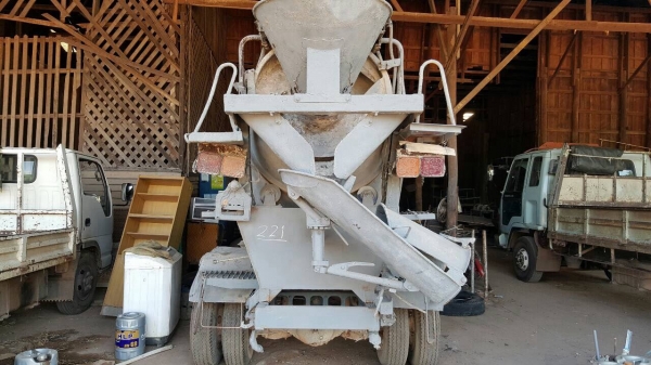 ขาย รถโม่ปูน 2.5 คิว FUSO เครื่อง 6D16 195 แรงม้า คัสซีสวยตลอดเส้น เบรคทิฟฟี่ พาวเวอร์ ยางเต็ม เอกสารใบอินวอยซ์ ราคาต่อรองได้