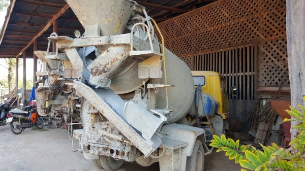 ขาย รถโม่ปูน 2.5 คิว FUSO เครื่อง 6D15 175 แรงม้า คัสซีสวยตลอดเส้น พวงมาลัยพาวเวอร์ ยางเต็ม เอกสารใบอินวอยซ์ ราคาต่อรองได้ครับ