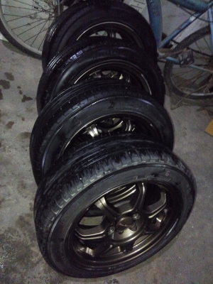 แม็กเจแปนนำเข้า ขอบ 15 พร้อมยาง นำหนักเบามาก ราคา 6900 บาท แม็กเจแปนนำเข้า ขอบ 15 พร้อมยาง นำหนักเบามาก ราคา 6900 บาท