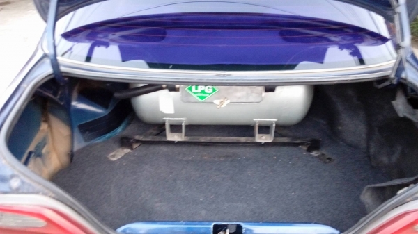 ขายด่วนToyota soluna สีน้ำเงิน หยดน้ำ ปี2000