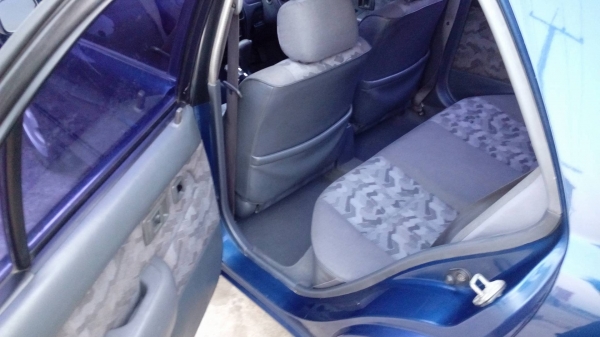 ขายด่วนToyota soluna สีน้ำเงิน หยดน้ำ ปี2000