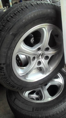 แม๊กพร้อมยางขอบ15 HONDA CRV ชุด 4 ล้อ tel.081-427-3941 ไลน์ไอดี autobot107 แม๊กพร้อมยางขอบ15 HONDA CRV ชุด 4 ล้อ tel.081-427-3941 ไลน์ไอดี autobot107