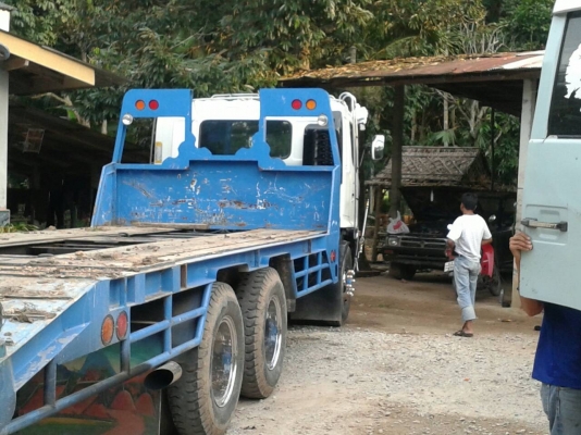 ขายรถบรรทุก 10 ล้อเทรลเลอร์ HINO MEGA 260 แรงม้าปี 2548 มีสะพานไฮดรอลิค ราคา 1500000