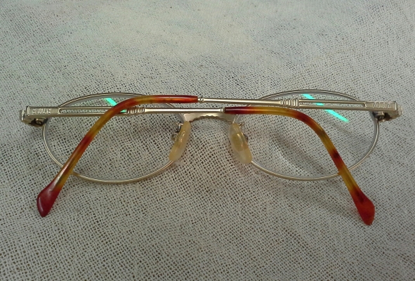 แว่นสายตายาวฝรั่งเศสงามจริง ๆ  ELLE made in France