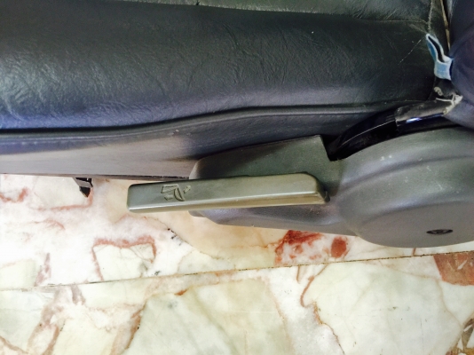 ขายเบาะรถยนต์ DAIHATSU MIRA L80 สภาพสวยพร้อมราง ขายเบาะรถยนต์ DAIHATSU MIRA L80 สภาพสวยพร้อมราง