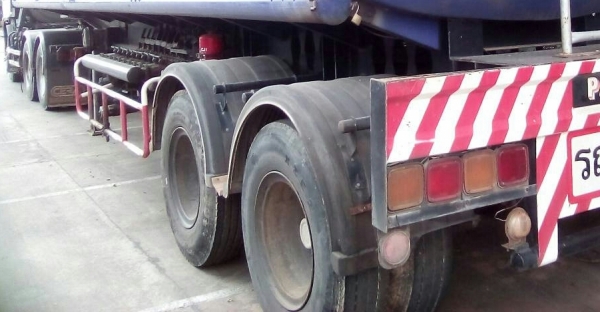 สิบล้อ ฮีโน่ 380ปี52 ลากหางพ่วงน้ำมัน 40,000ลิตรโหลดล่าง สภาพดีพร้อมใช้งาน ทะเบียนพร้อมโอน ราคา 1,890,000บ หัวลากพร้อมหางพ่วง  ครับ