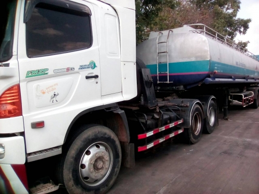 สิบล้อ ฮีโน่ 380ปี52 ลากหางพ่วงน้ำมัน 40,000ลิตรโหลดล่าง สภาพดีพร้อมใช้งาน ทะเบียนพร้อมโอน ราคา 1,890,000บ หัวลากพร้อมหางพ่วง  ครับ