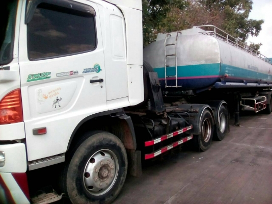 สิบล้อ ฮีโน่ 380ปี52 ลากหางพ่วงน้ำมัน 40,000ลิตรโหลดล่าง สภาพดีพร้อมใช้งาน ทะเบียนพร้อมโอน ราคา 1,890,000บ หัวลากพร้อมหางพ่วง  ครับ