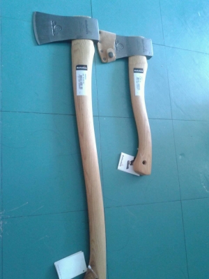 ขายขวานเสือ 2 1/4 ปอน HULT'S CELEBRATED AXES. MADE IN SWEDEN.