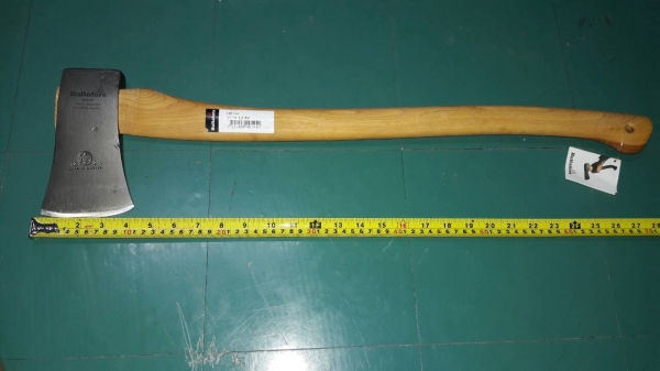 ขายขวานเสือ 2 1/4 ปอน HULT'S CELEBRATED AXES. MADE IN SWEDEN.