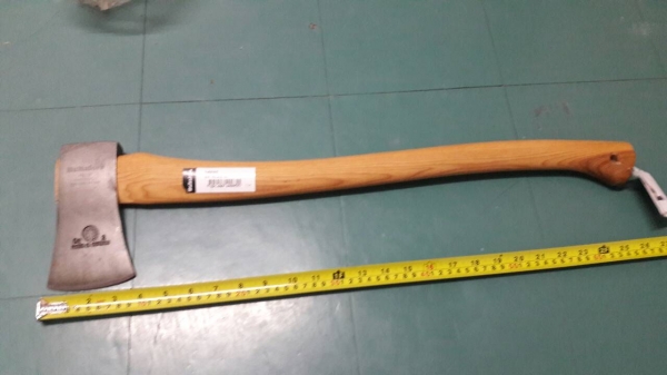 ขายขวานเสือ 2 1/4 ปอน HULT'S CELEBRATED AXES. MADE IN SWEDEN.