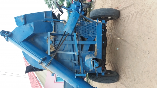 เครื่องนวดข้าวเกษตรพัฒนาแปดฟุตจ้าวช้าง