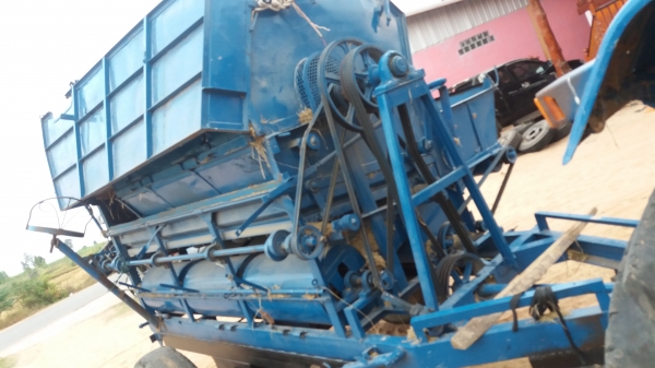 เครื่องนวดข้าวเกษตรพัฒนาแปดฟุตจ้าวช้าง