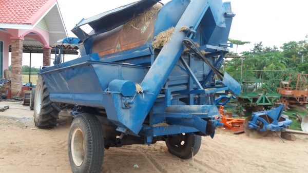 เครื่องนวดข้าวเกษตรพัฒนาแปดฟุตจ้าวช้าง