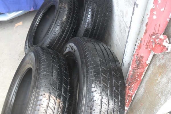 ยาง MAXXIS 215/70R16ปี13 สวยๆ 4 เส้น ราคา 2800 บาท