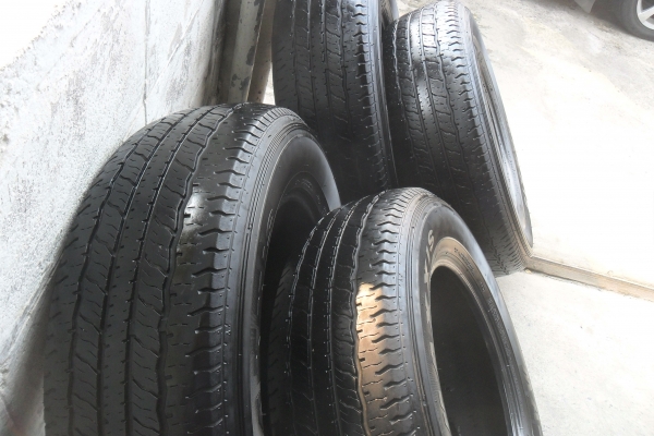 ยาง MAXXIS 215/70R16ปี13 สวยๆ 4 เส้น ราคา 2800 บาท