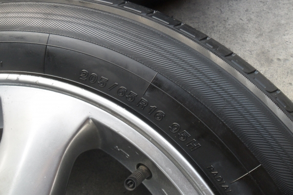 ล้อแม็ก16นิ้ว6รู อีซุสุ พร้อมยาง สวยๆ 4 ล้อ ราคา 6900 บาท