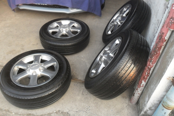 ล้อแม็ก16นิ้ว6รู อีซุสุ พร้อมยาง สวยๆ 4 ล้อ ราคา 6900 บาท