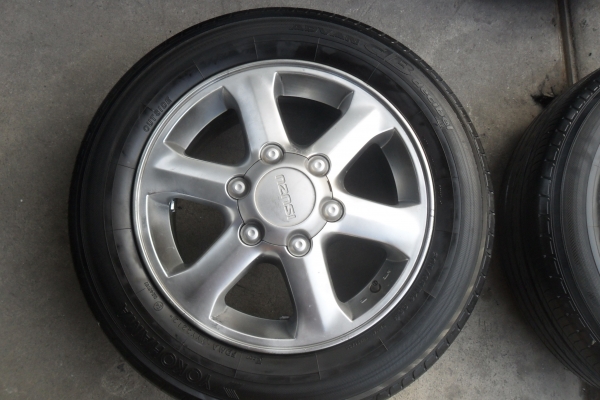 ล้อแม็ก16นิ้ว6รู อีซุสุ พร้อมยาง สวยๆ 4 ล้อ ราคา 6900 บาท