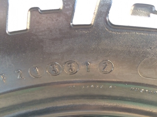 ยาง mud bf km2 265/75/16 ปี12