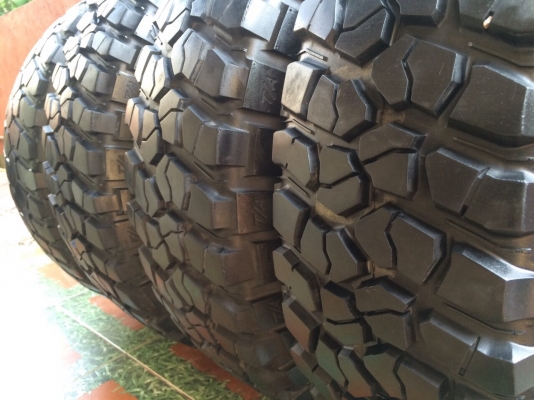 ยาง mud bf km2 265/75/16 ปี12