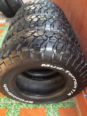 ยาง mud bf km2 265/75/16 ปี12