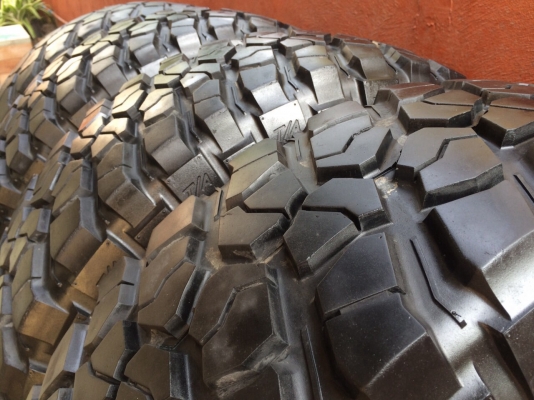 ยาง mud bf km2 265/75/16 ปี12