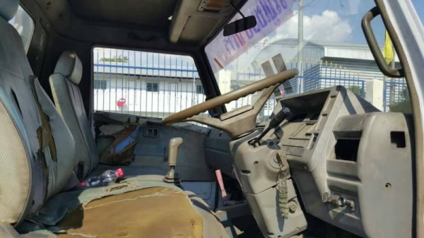 ขายรถบรรทุกหกล้อ Hino FC2WEKA ปี 37 เครื่อง wo4d-120 แรง กระบะไม่ดัมพ์ช่วงยาว 5.50 เมตร ทะเบียนพร้อม ขายรถบรรทุกหกล้อ Hino FC2WEKA ปี 37 เครื่อง wo4d-120 แรง กระบะไม่ดัมพ์ช่วงยาว 5.50 เมตร ทะเบียนพร้อม